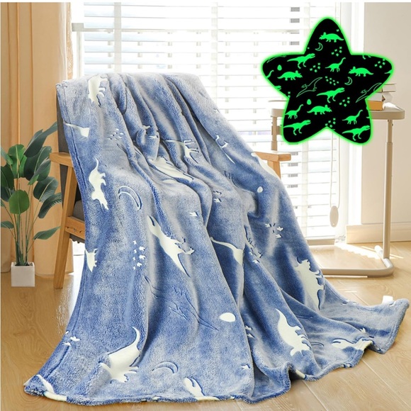Glow in The Dark Dinosaur Throw Blanket Blue NEW - Picture 1 of 8